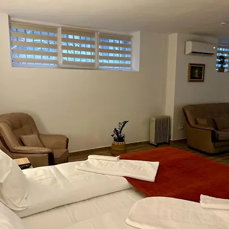 Chestnut Apartment *