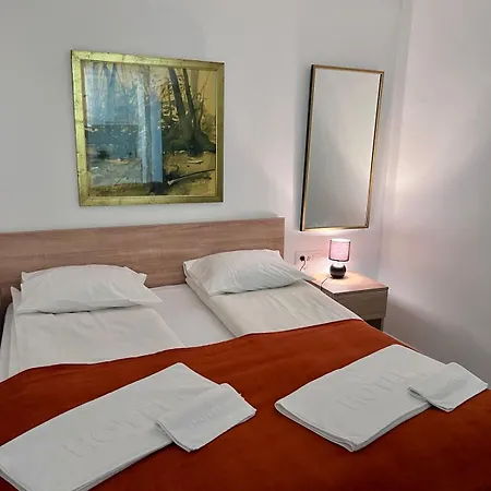 Chestnut Apartment Belgrade